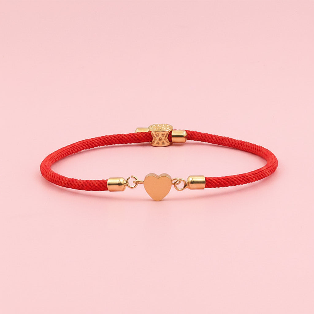Pulsera de Hilo Rojo con Corazón Dorado