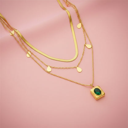 Set de Collares Multicapa y Zarcillos Esmeralda