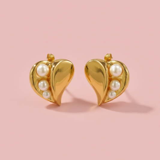 Zarcillos de Corazón Dorado con Perlas