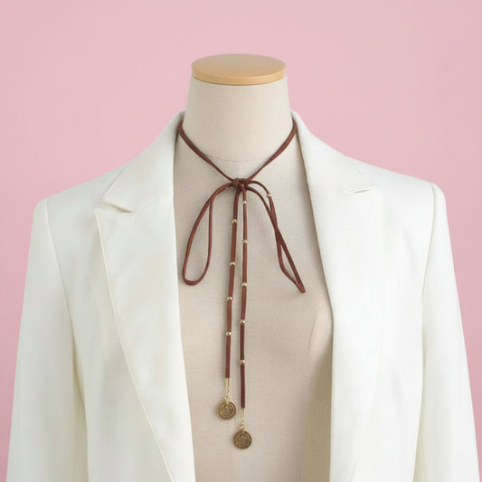 Collar de Cordón Ajustable Estilo Lazo con Dijes Dorados